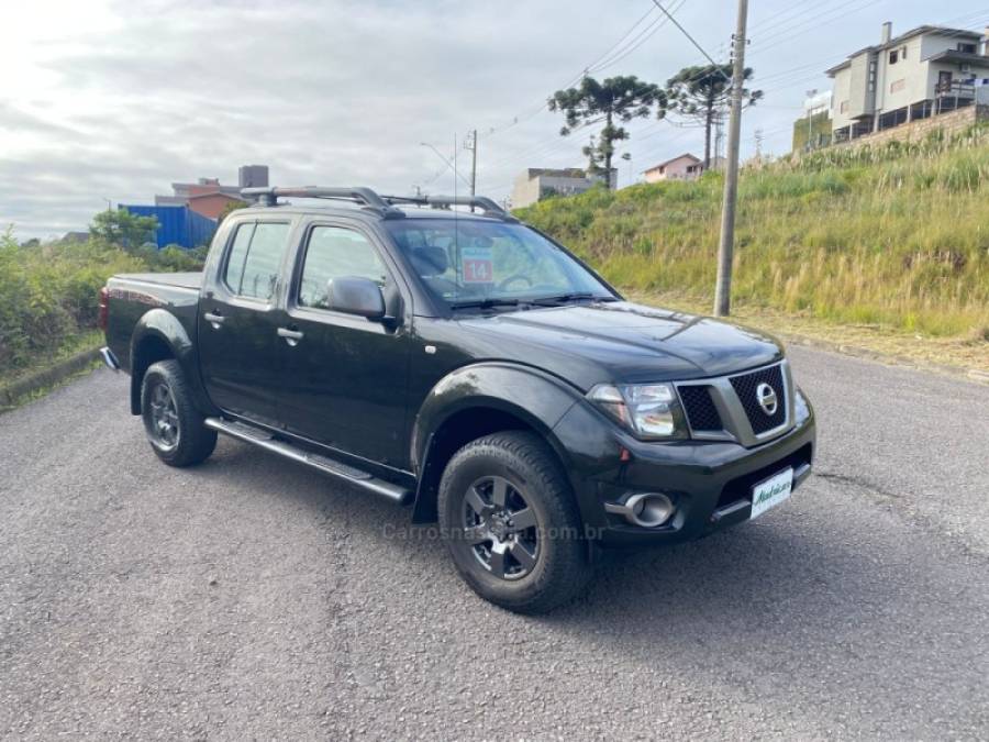 NISSAN - FRONTIER - 2013/2014 - Preta - R$ 90.000,00