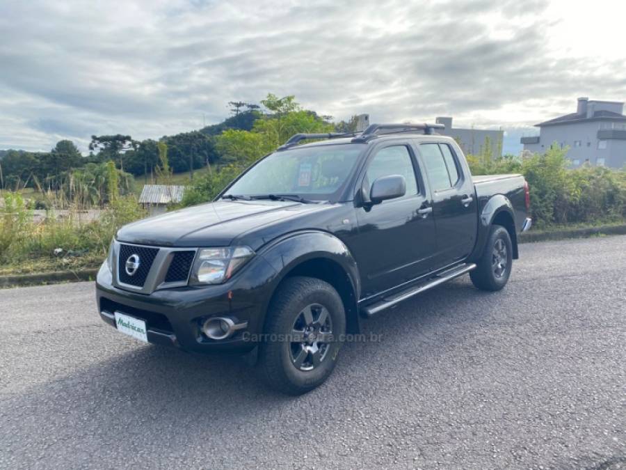 NISSAN - FRONTIER - 2013/2014 - Preta - R$ 90.000,00