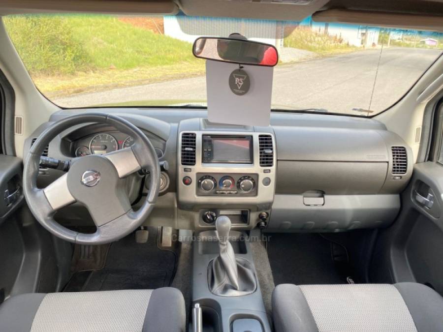 NISSAN - FRONTIER - 2013/2014 - Preta - R$ 90.000,00