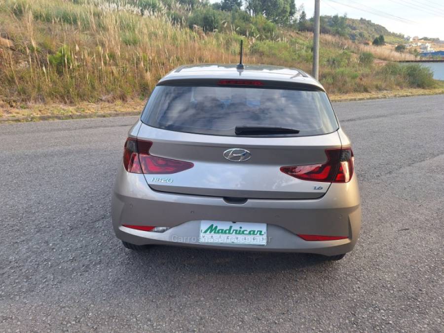 HYUNDAI - HB20 - 2021/2022 - Dourada - R$ 73.000,00