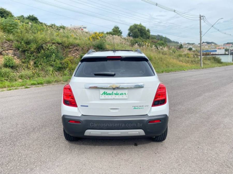 CHEVROLET - TRACKER - 2014/2015 - Branca - R$ 75.000,00