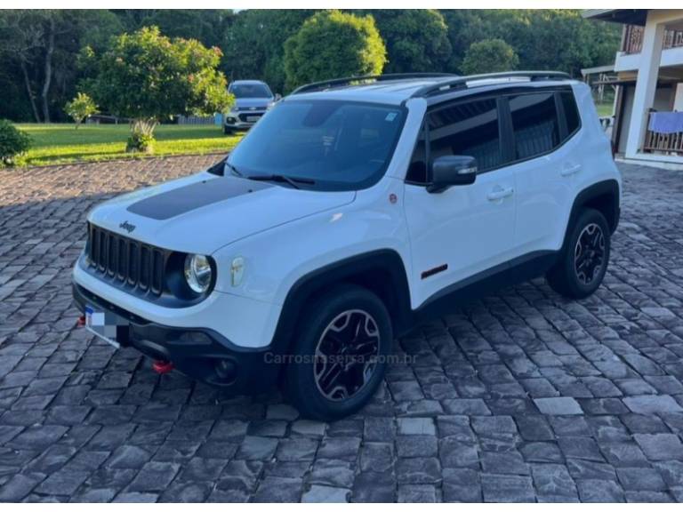 JEEP - RENEGADE - 2015/2016 - Branca - R$ 88.000,00