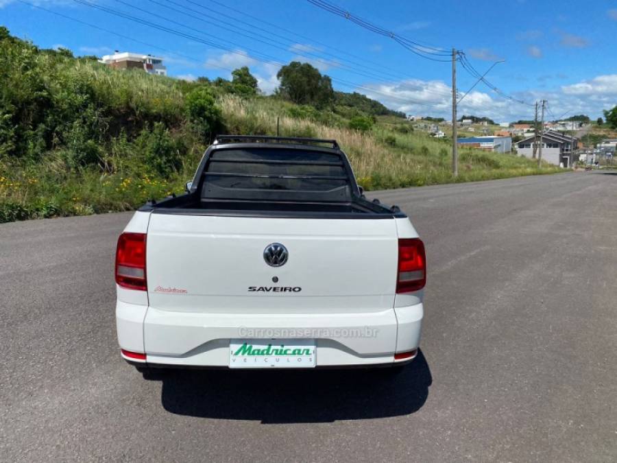 VOLKSWAGEN - SAVEIRO - 2017/2018 - Branca - R$ 61.500,00