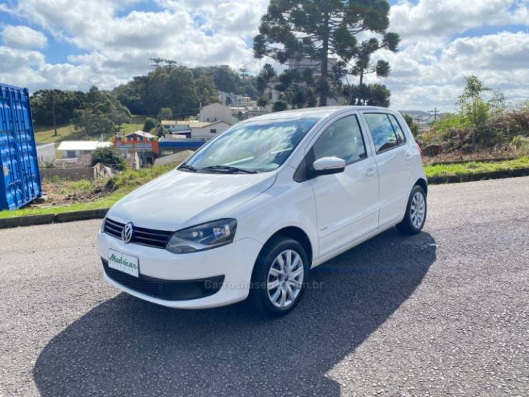 VOLKSWAGEN - FOX - 2012/2012 - Branca - R$ 32.500,00