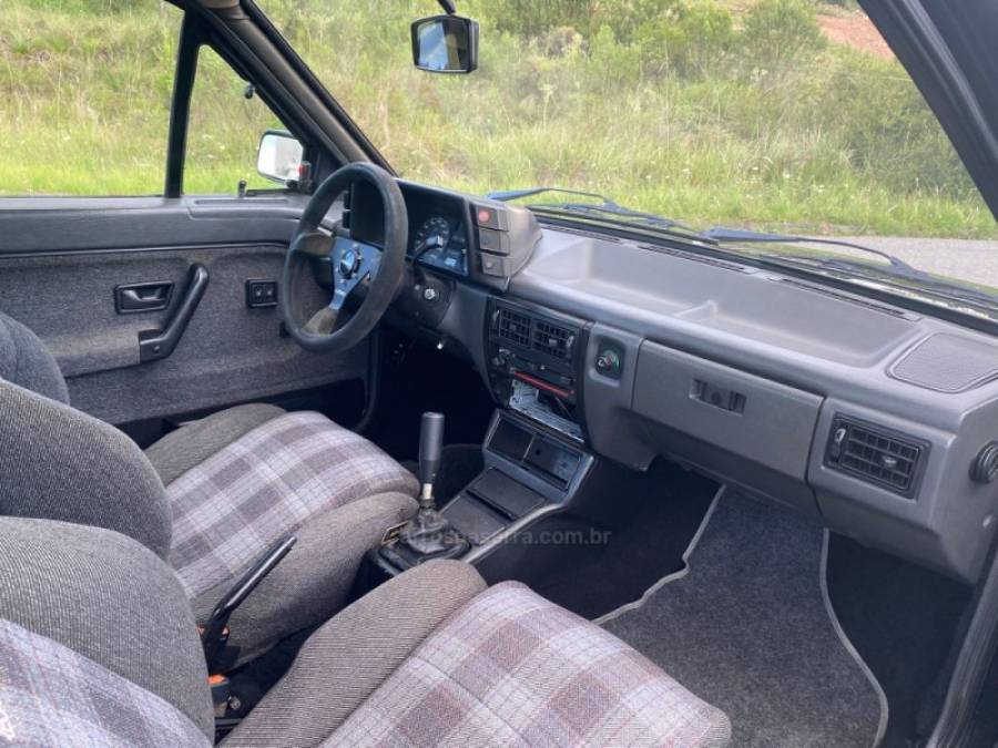 VOLKSWAGEN - VOYAGE - 1993/1994 - Preta - R$ 55.000,00