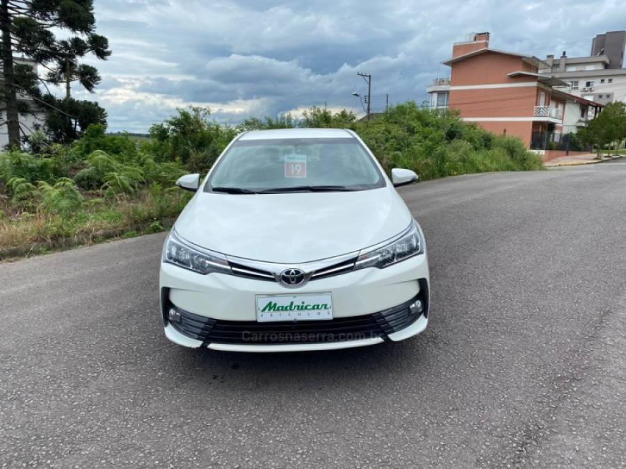 TOYOTA - COROLLA - 2019/2019 - Branca - R$ 108.000,00