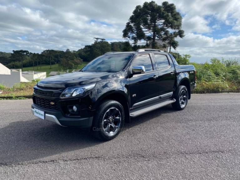 CHEVROLET - S10 - 2021/2022 - Preta - R$ 203.000,00