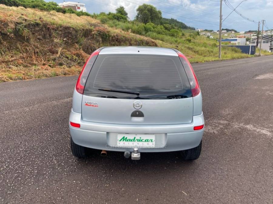 CHEVROLET - CORSA - 2006/2006 - Prata - R$ 29.000,00