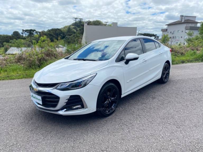 CHEVROLET - CRUZE - 2022/2023 - Branca - R$ 117.000,00