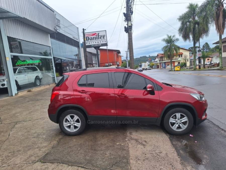 CHEVROLET - TRACKER - 2018/2018 - Vermelha - R$ 84.500,00