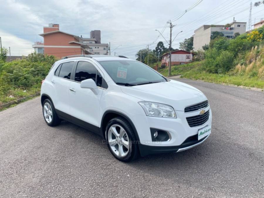 CHEVROLET - TRACKER - 2014/2015 - Branca - R$ 75.000,00
