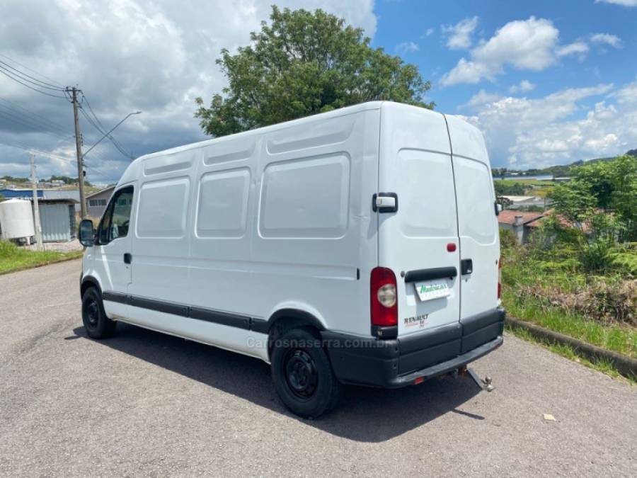 RENAULT - MASTER - 2010/2011 - Branca - R$ 99.000,00