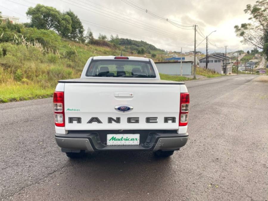 FORD - RANGER - 2019/2020 - Branca - R$ 138.000,00