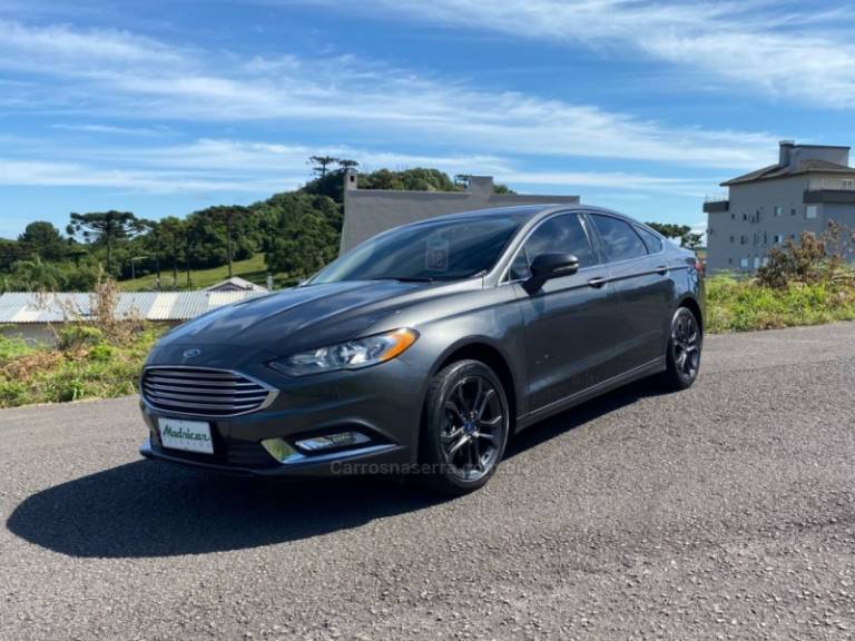 FORD - FUSION - 2018/2018 - Cinza - R$ 95.000,00