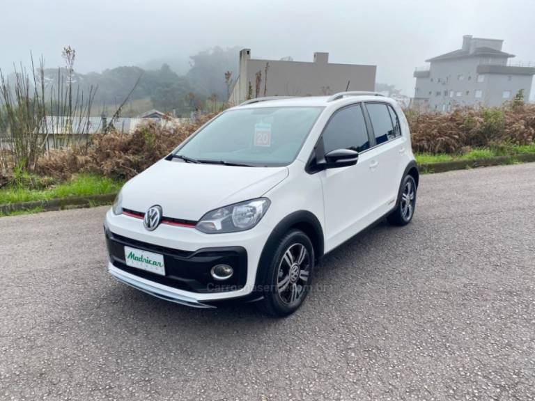 VOLKSWAGEN - UP - 2019/2020 - Branca - R$ 68.000,00