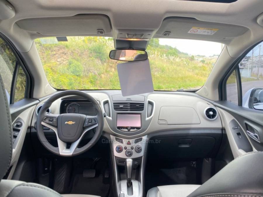 CHEVROLET - TRACKER - 2014/2015 - Branca - R$ 75.000,00