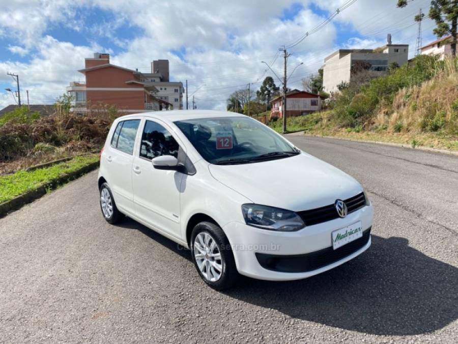 VOLKSWAGEN - FOX - 2012/2012 - Branca - R$ 32.500,00