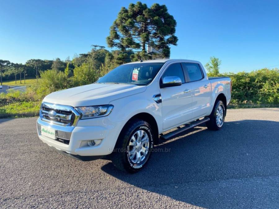 FORD - RANGER - 2018/2019 - Branca - R$ 155.000,00