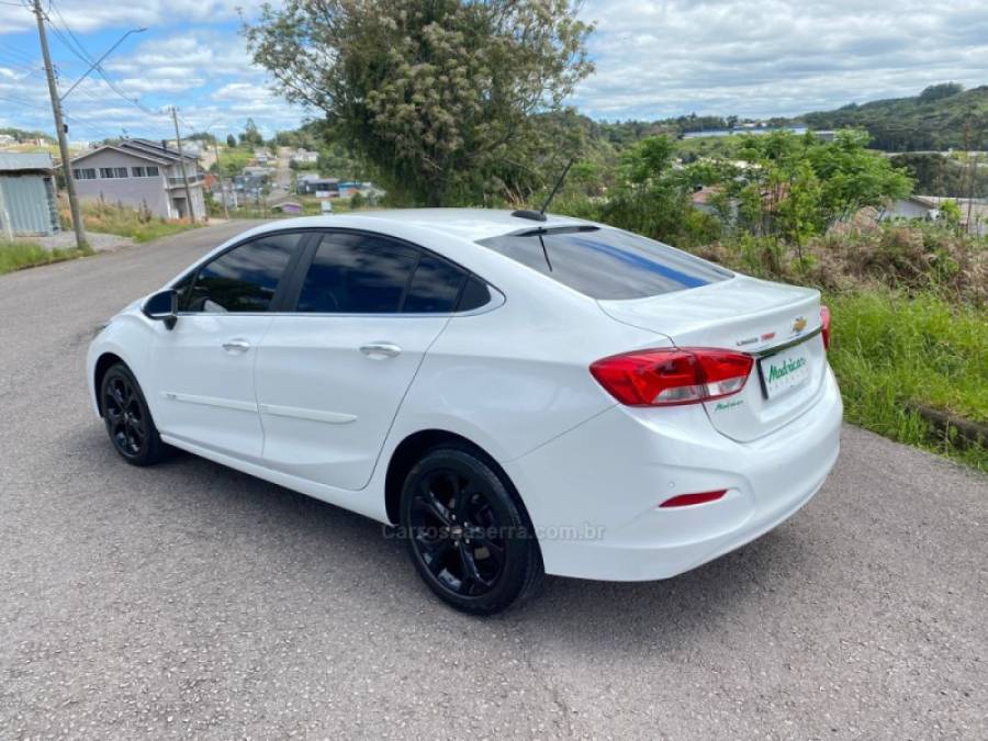 CHEVROLET - CRUZE - 2022/2023 - Branca - R$ 117.000,00