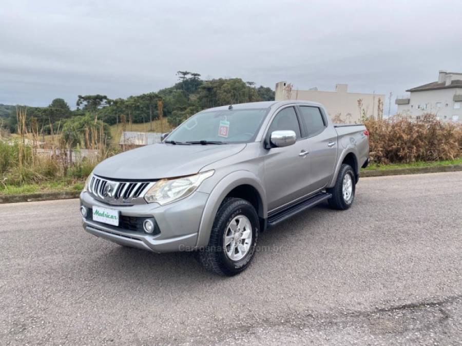 MITSUBISHI - L200 TRITON - 2017/2018 - Prata - R$ 150.000,00