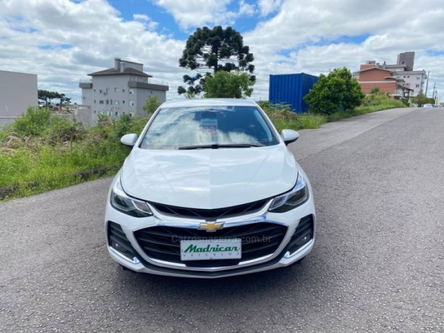 CHEVROLET - CRUZE - 2022/2023 - Branca - R$ 117.000,00