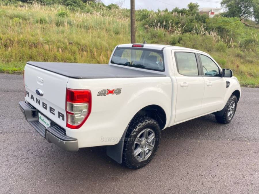 FORD - RANGER - 2019/2020 - Branca - R$ 138.000,00