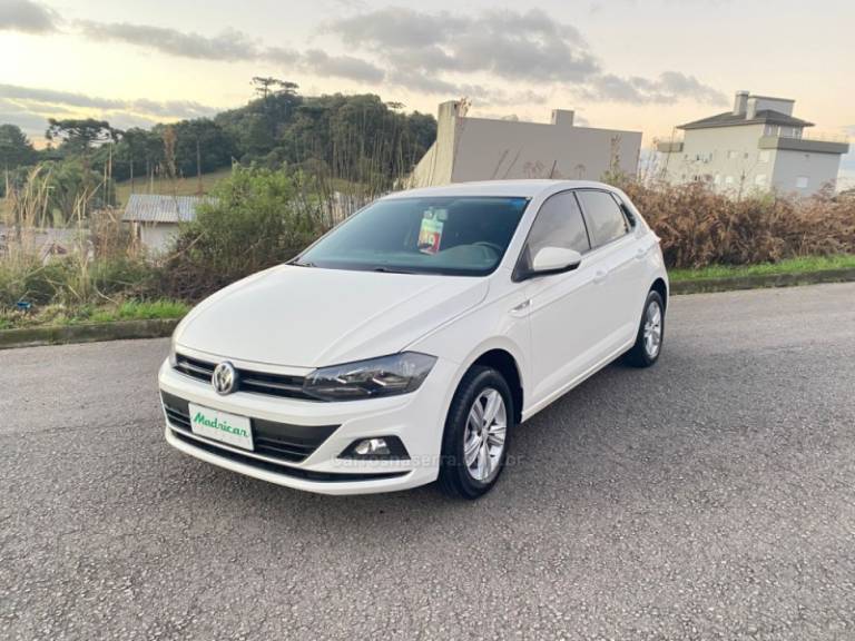 VOLKSWAGEN - POLO - 2018/2019 - Branca - R$ 63.500,00