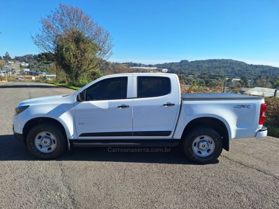 CHEVROLET - S10 - 2022/2023 - Branca - R$ 152.000,00