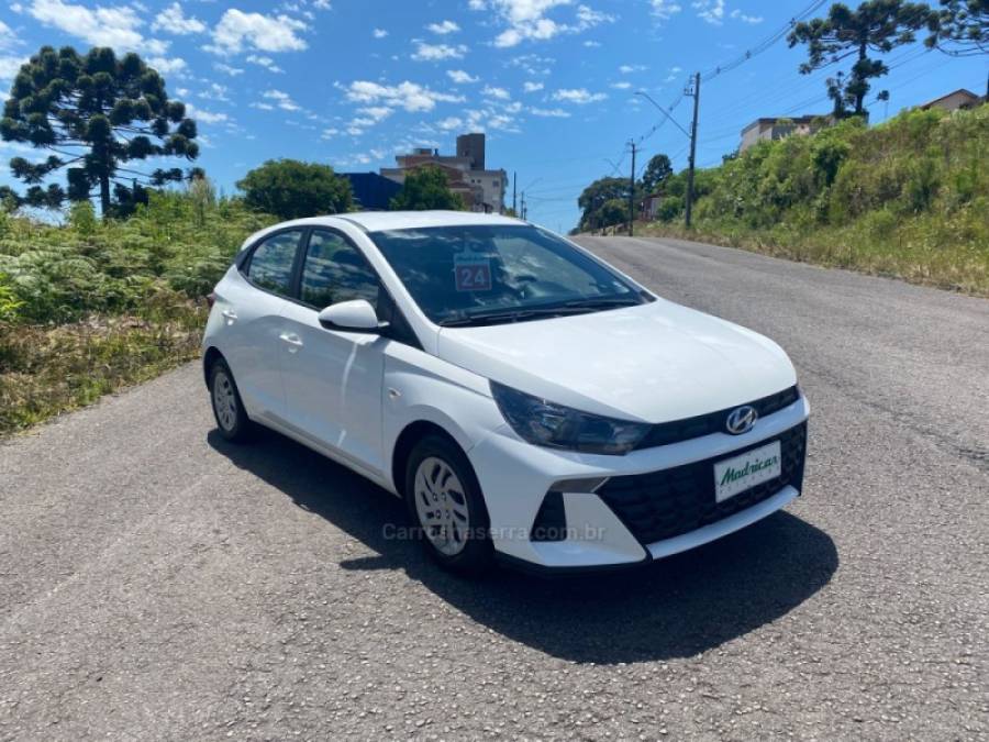 HYUNDAI - HB20 - 2023/2024 - Branca - R$ 66.000,00