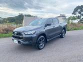 TOYOTA - HILUX - 2023/2024 - Cinza - R$ 235.000,00