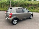 TOYOTA - ETIOS - 2016/2017 - Cinza - R$ 60.000,00