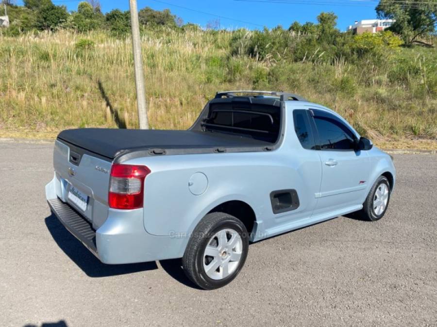 CHEVROLET - MONTANA - 2012/2013 - Prata - R$ 46.000,00