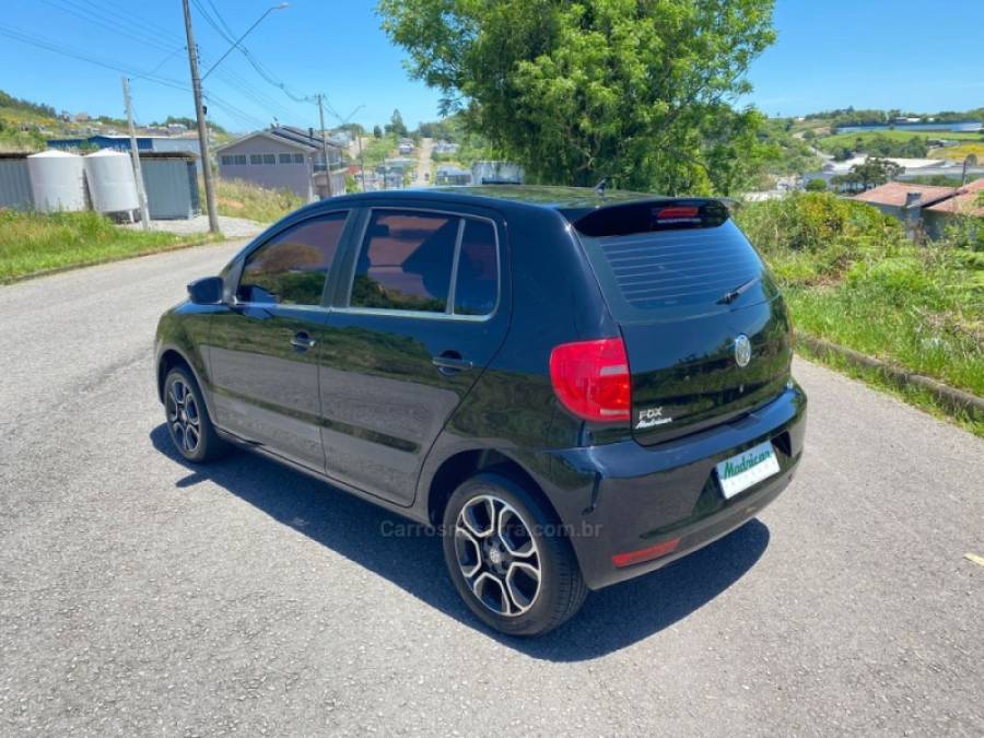 VOLKSWAGEN - FOX - 2014/2014 - Preta - R$ 42.500,00