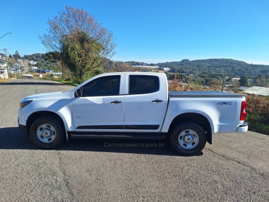 CHEVROLET - S10 - 2022/2023 - Branca - R$ 152.000,00