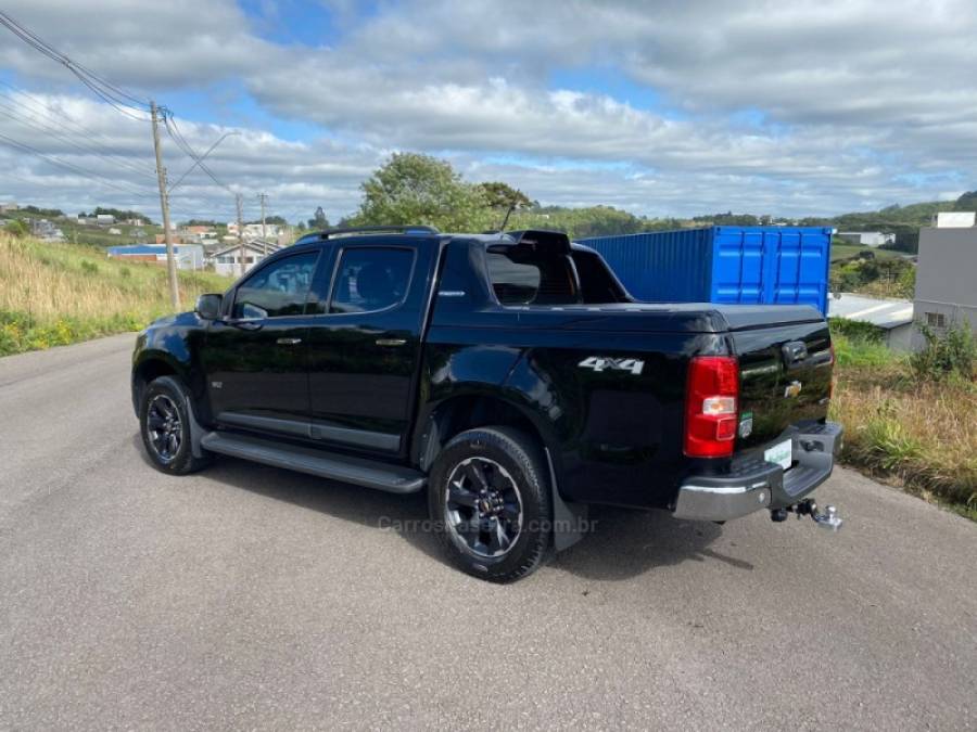 CHEVROLET - S10 - 2021/2022 - Preta - R$ 203.000,00