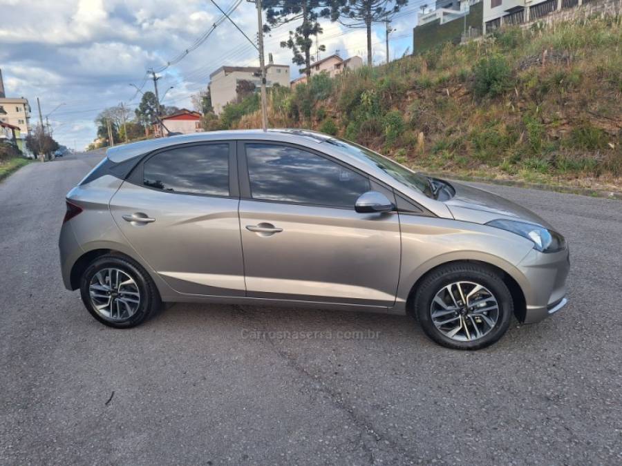 HYUNDAI - HB20 - 2021/2022 - Dourada - R$ 73.000,00
