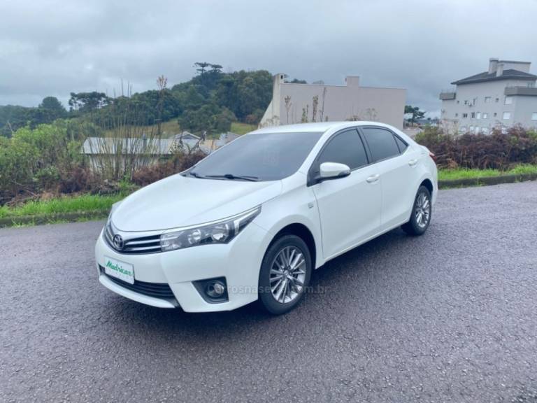 TOYOTA - COROLLA - 2016/2016 - Branca - R$ 92.000,00