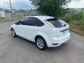 FORD - FOCUS - 2011/2012 - Branca - R$ 45.300,00