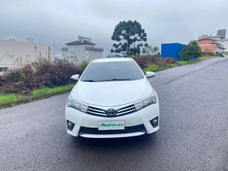TOYOTA - COROLLA - 2016/2016 - Branca - R$ 92.000,00