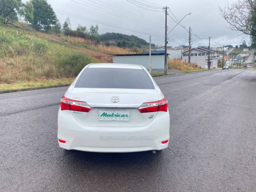 TOYOTA - COROLLA - 2016/2016 - Branca - R$ 92.000,00