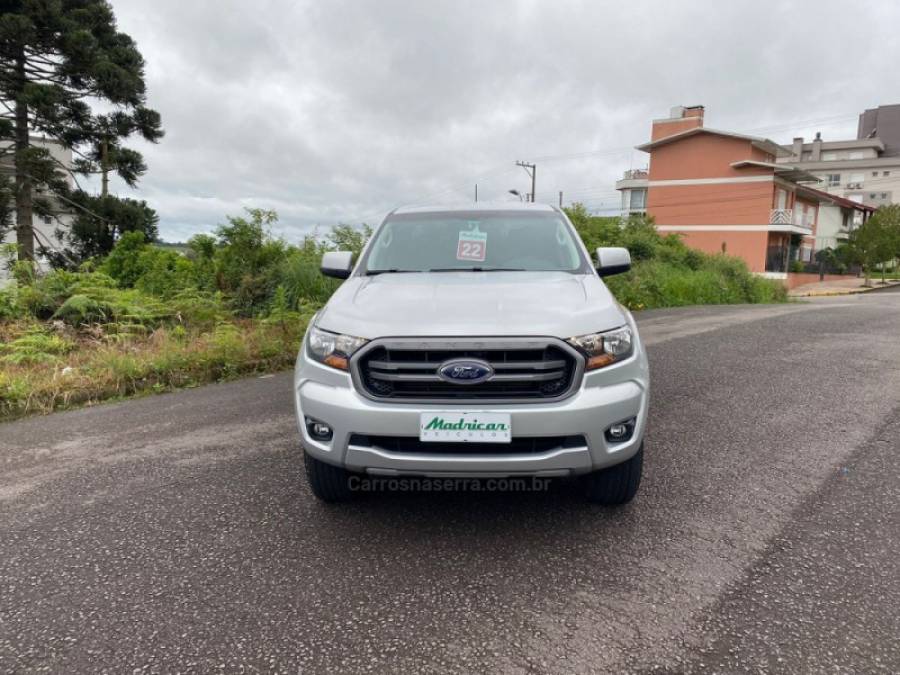 FORD - RANGER - 2021/2022 - Prata - R$ 170.000,00