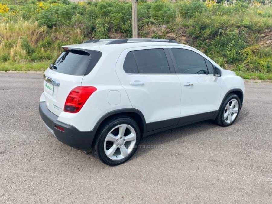 CHEVROLET - TRACKER - 2014/2015 - Branca - R$ 75.000,00