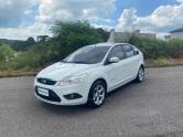FORD - FOCUS - 2011/2012 - Branca - R$ 45.300,00