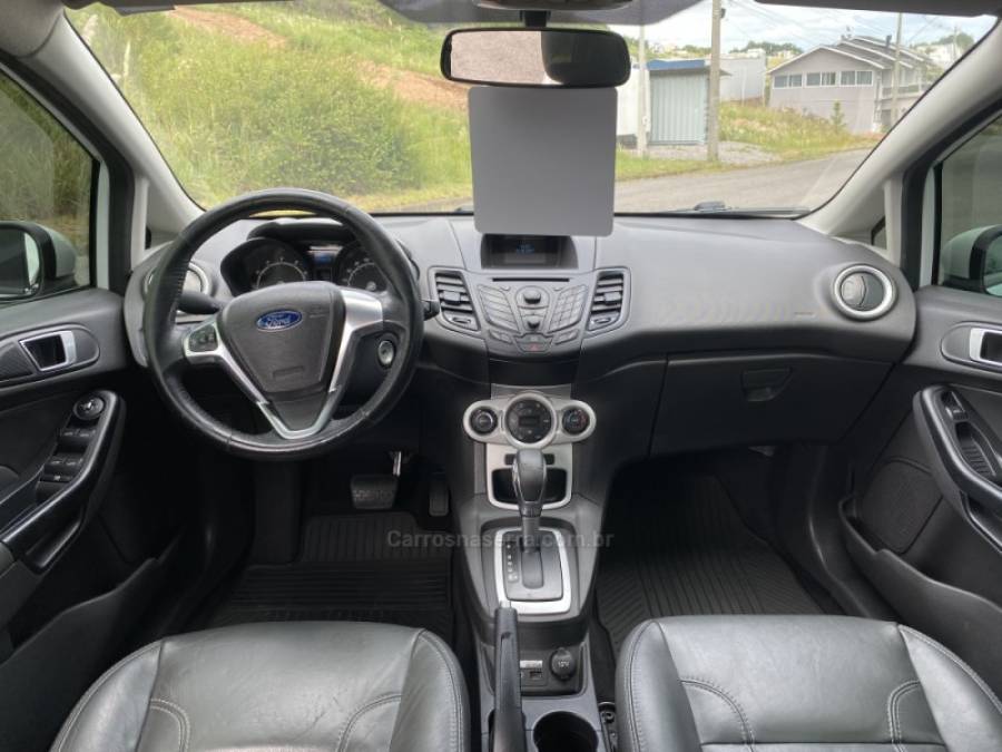 FORD - FIESTA - 2014/2015 - Branca - R$ 43.300,00