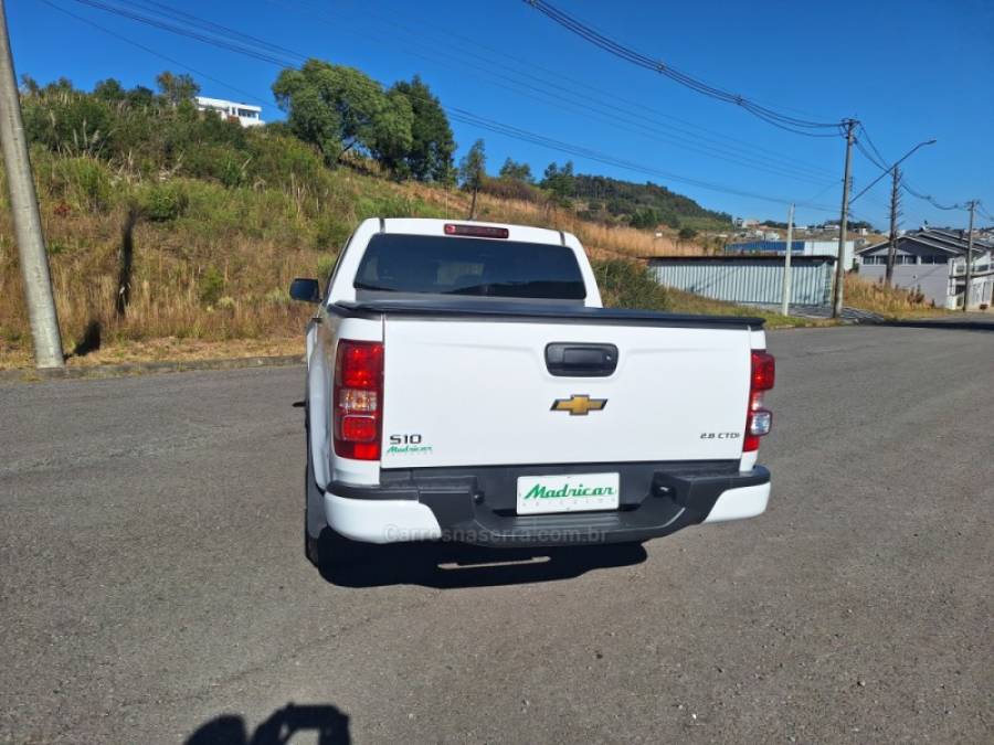 CHEVROLET - S10 - 2022/2023 - Branca - R$ 152.000,00