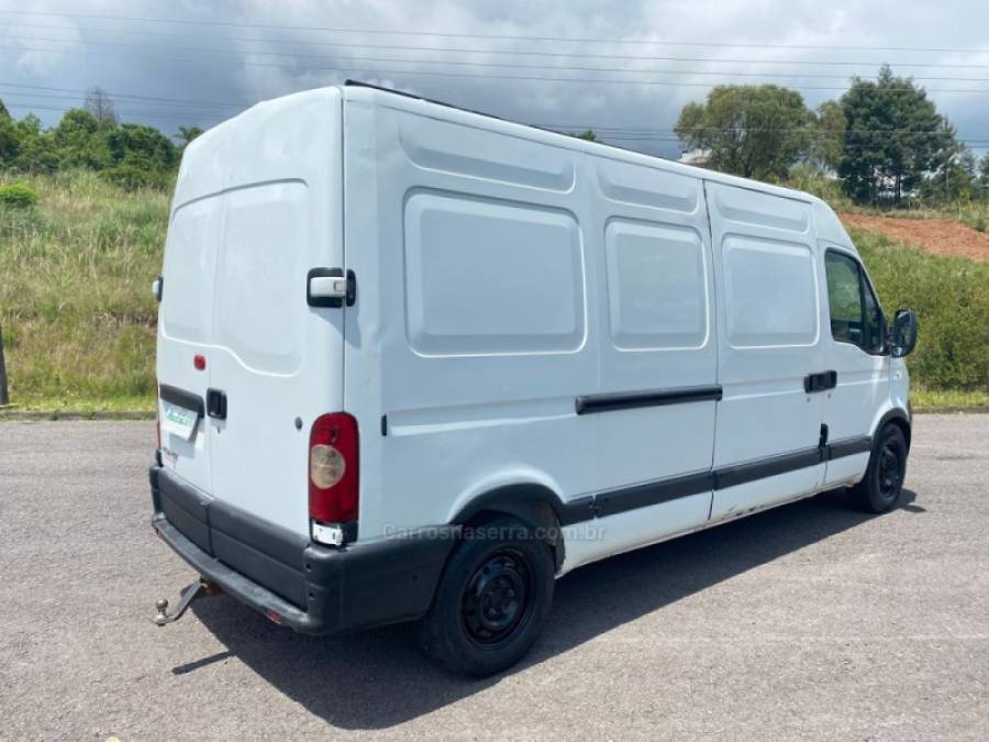 RENAULT - MASTER - 2010/2011 - Branca - R$ 99.000,00