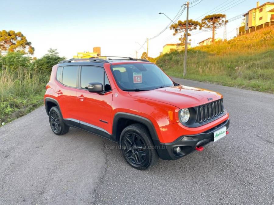 JEEP - RENEGADE - 2015/2016 - Laranja - R$ 83.000,00