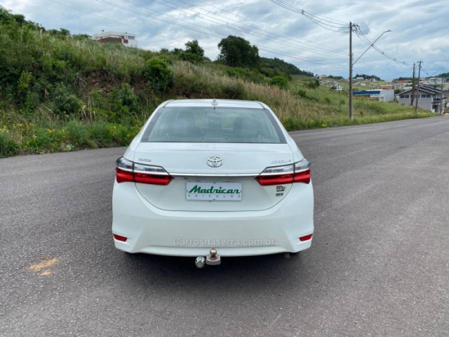 TOYOTA - COROLLA - 2019/2019 - Branca - R$ 108.000,00