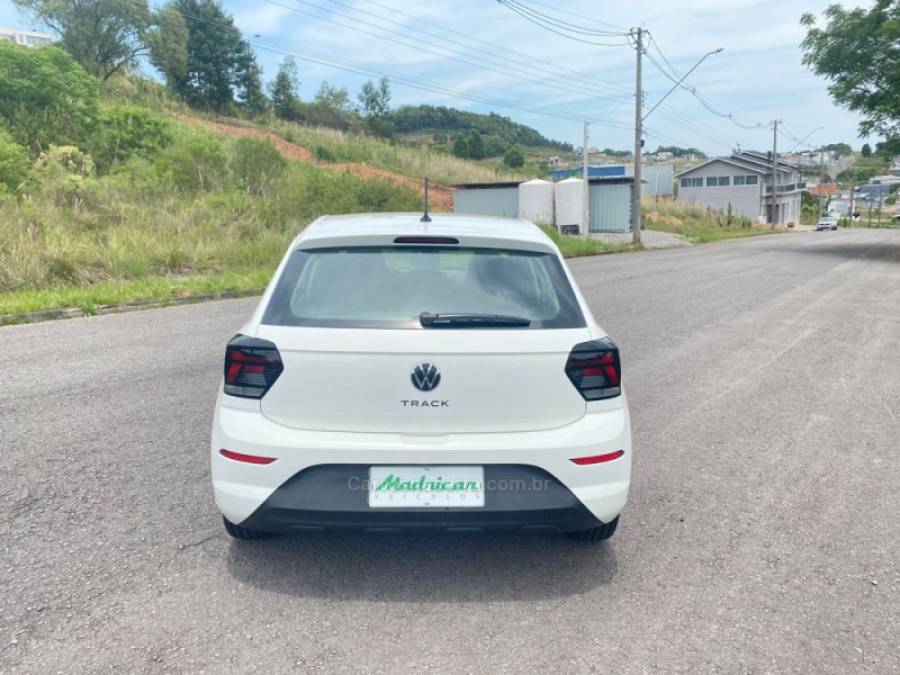 VOLKSWAGEN - POLO - 2023/2024 - Branca - R$ 70.000,00