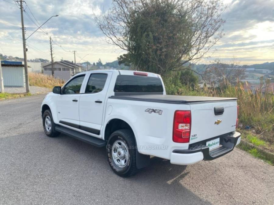 CHEVROLET - S10 - 2022/2023 - Branca - R$ 149.900,00